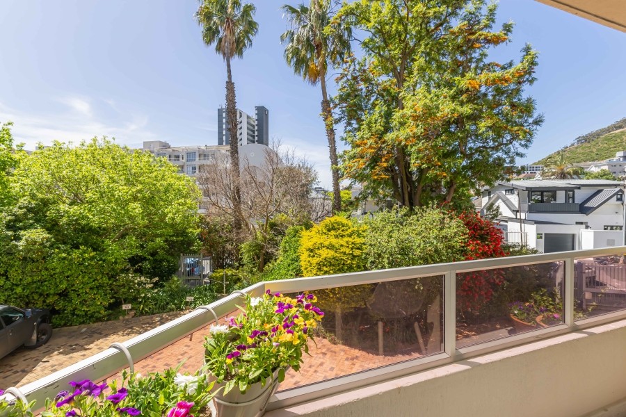 2 Bedroom Property for Sale in Sea Point Western Cape